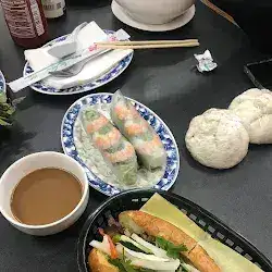 Vietnamese Fresh Spring Rolls (Goi Cuon)